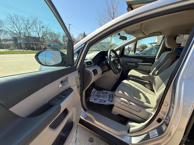 Honda Odyssey 5dr 7-Passenger LX 2016