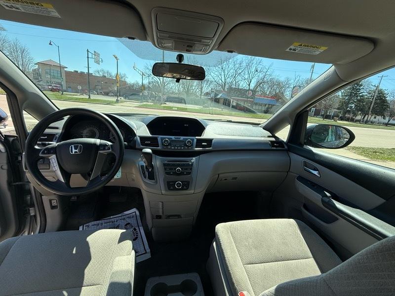 Honda Odyssey 5dr 7-Passenger LX 2016