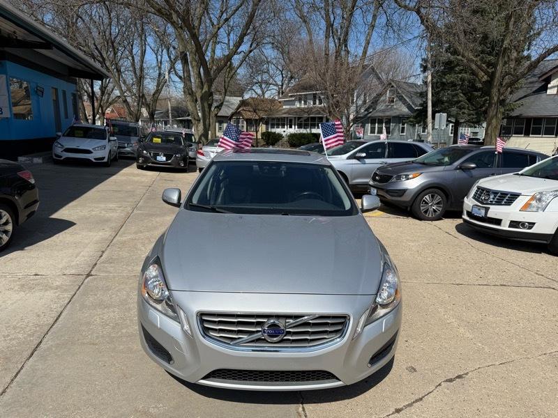 Volvo S60 FWD 4dr Sdn T5 2012