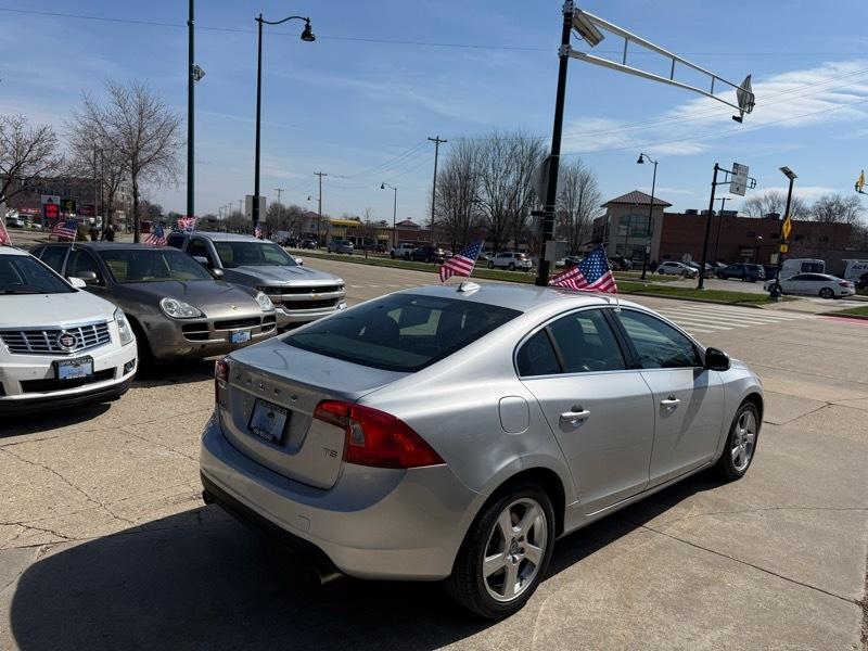 Volvo S60 FWD 4dr Sdn T5 2012