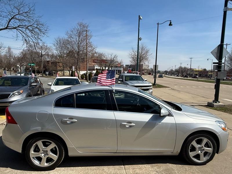 Volvo S60 FWD 4dr Sdn T5 2012