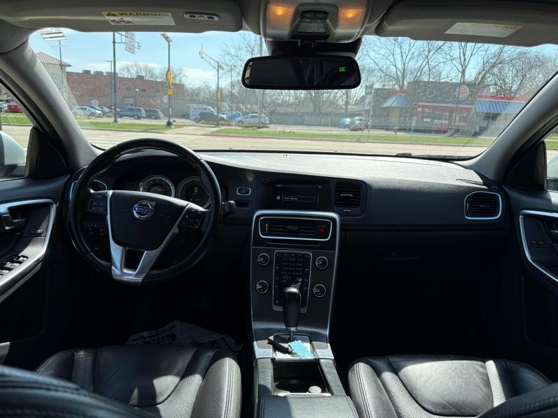 Volvo S60 FWD 4dr Sdn T5 2012