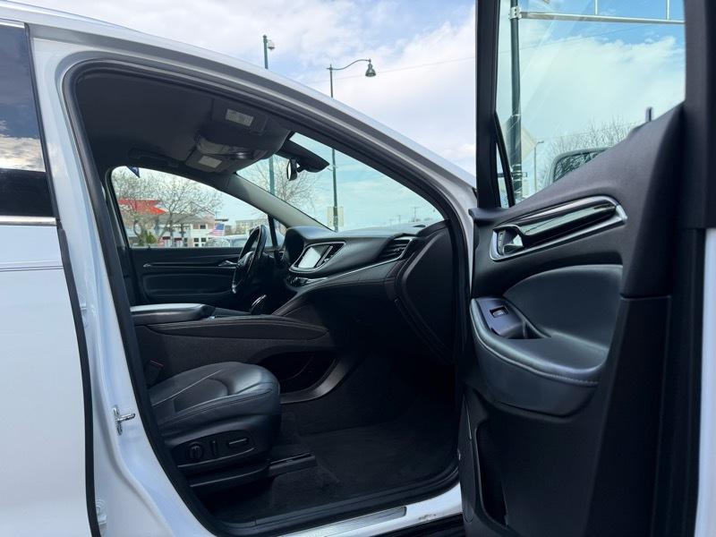 Buick Enclave Premium 4D SUV FWD 2019