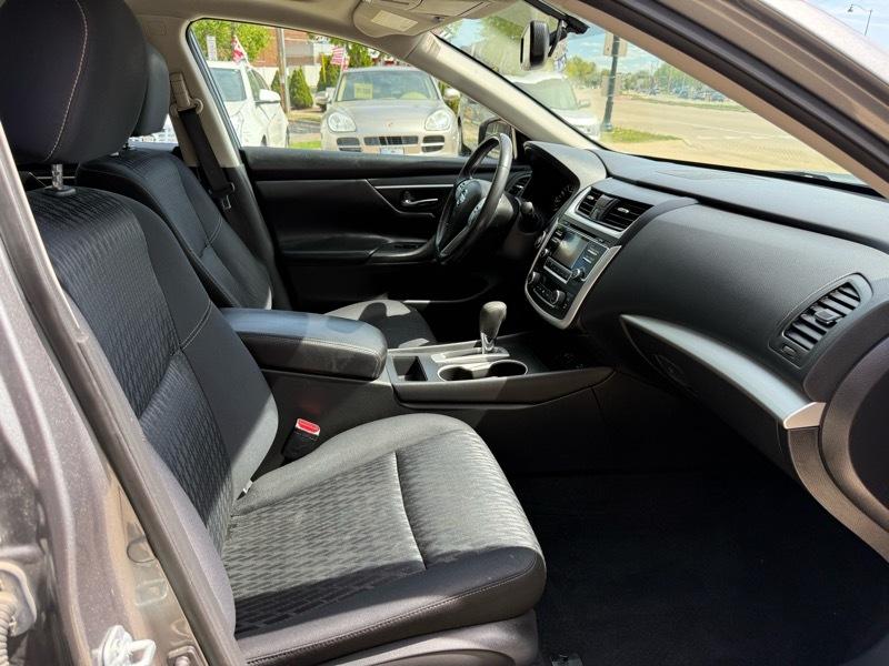Nissan Altima 2.5 SV 2016
