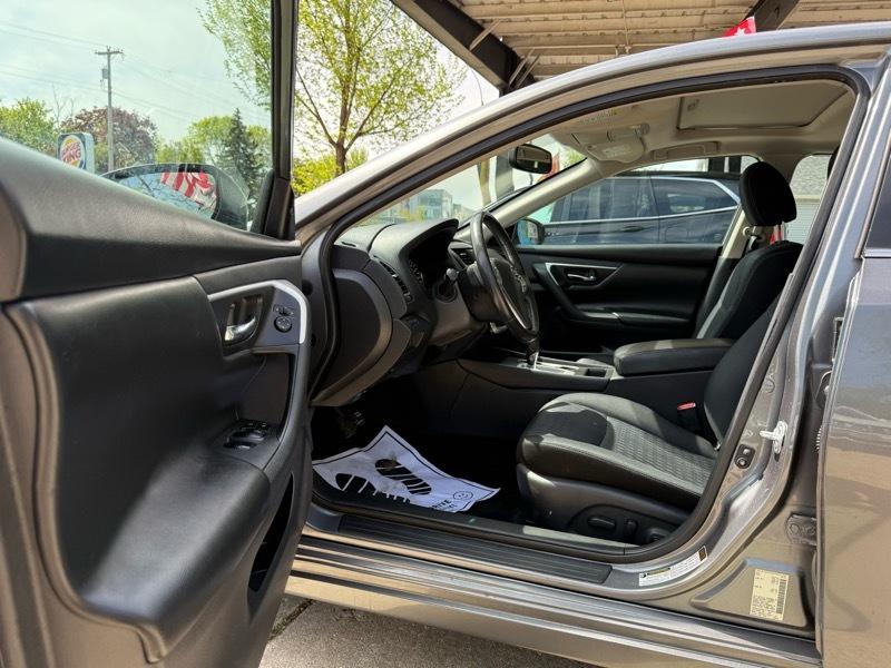 Nissan Altima 2.5 SV 2016