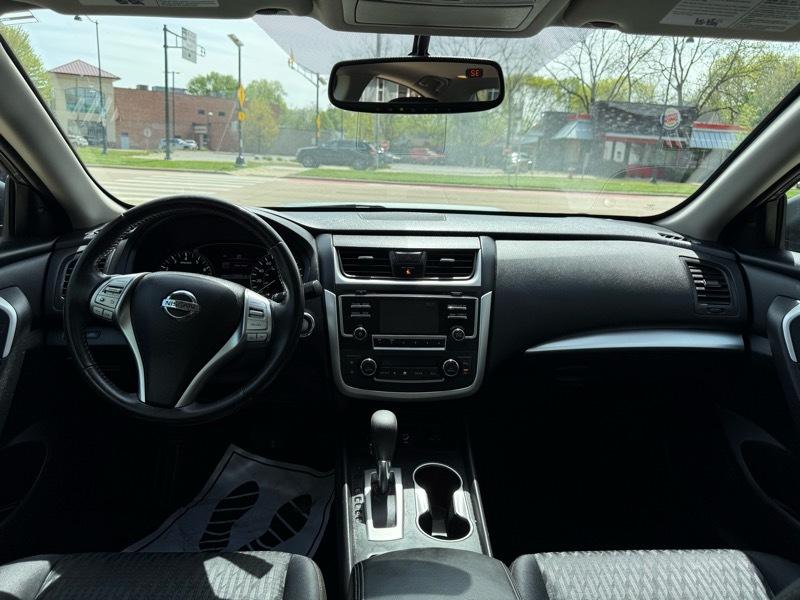 Nissan Altima 2.5 SV 2016