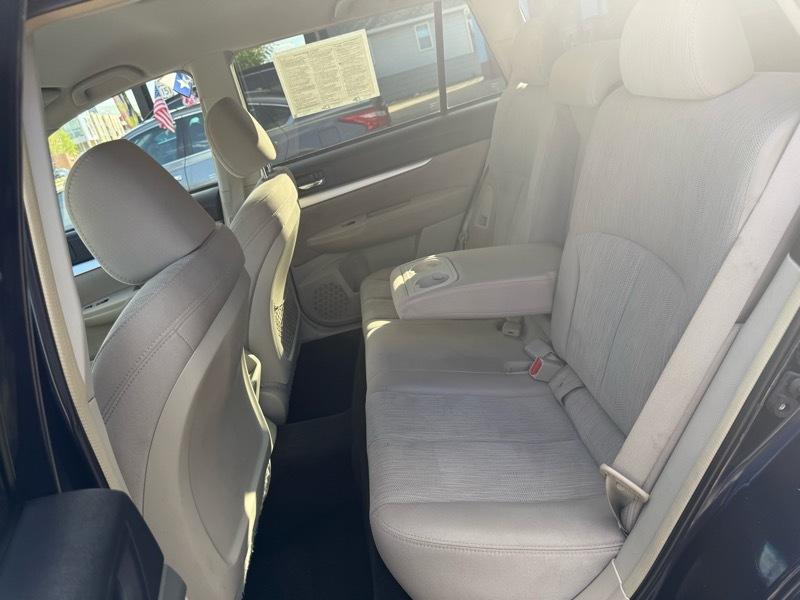 Subaru Outback 2.5i Premium 2013