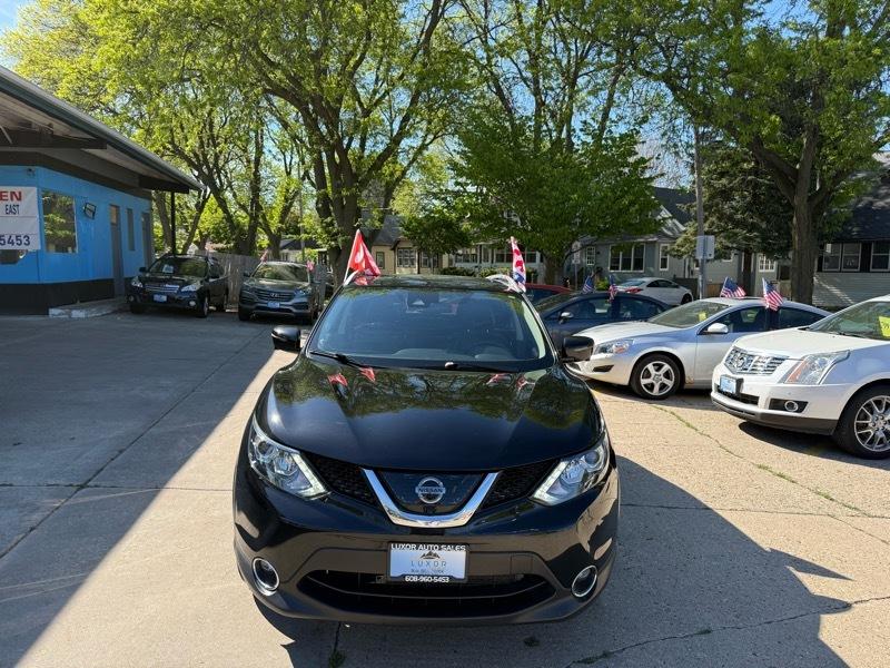2017 Nissan Rogue Sport SL FWD's photo