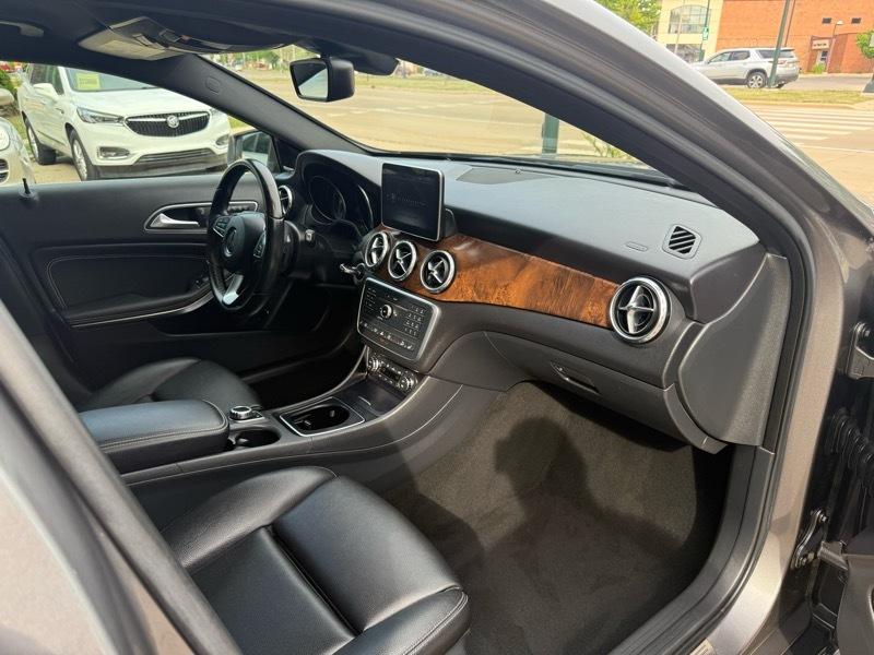 Mercedes-Benz GLA GLA 250 4MATIC SUV 2016