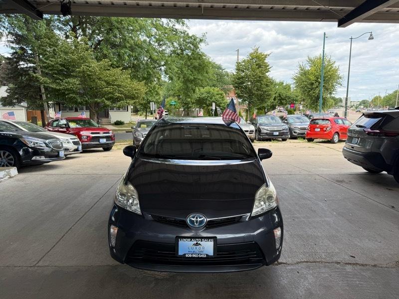 Toyota Prius Two 2015