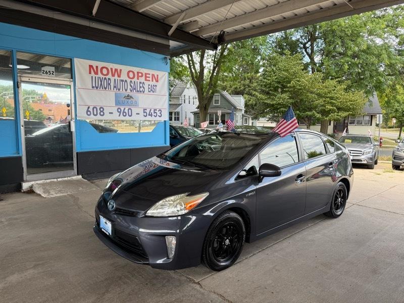 Toyota Prius Two 2015