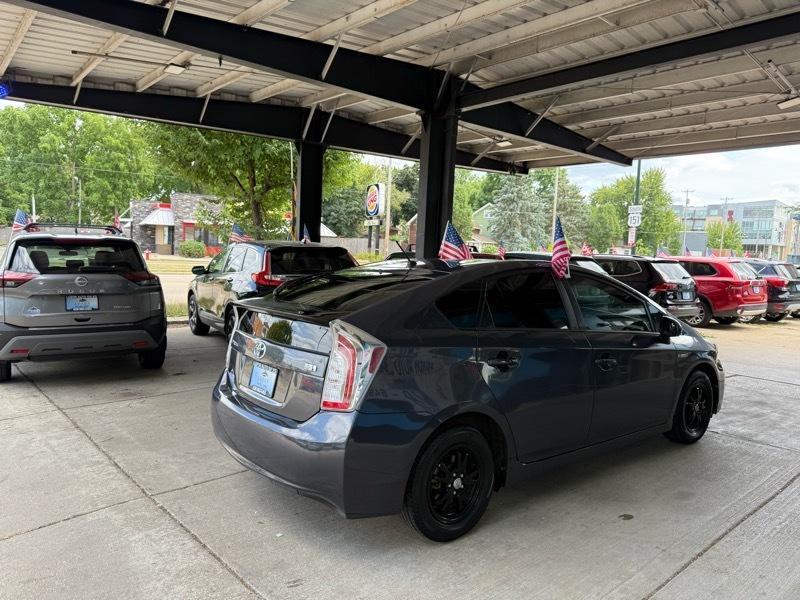 Toyota Prius Two 2015