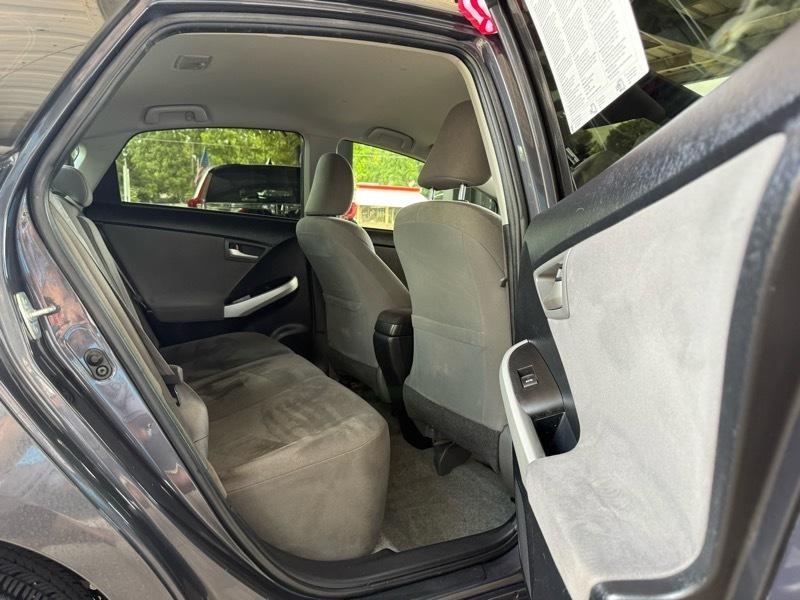 Toyota Prius Two 2015