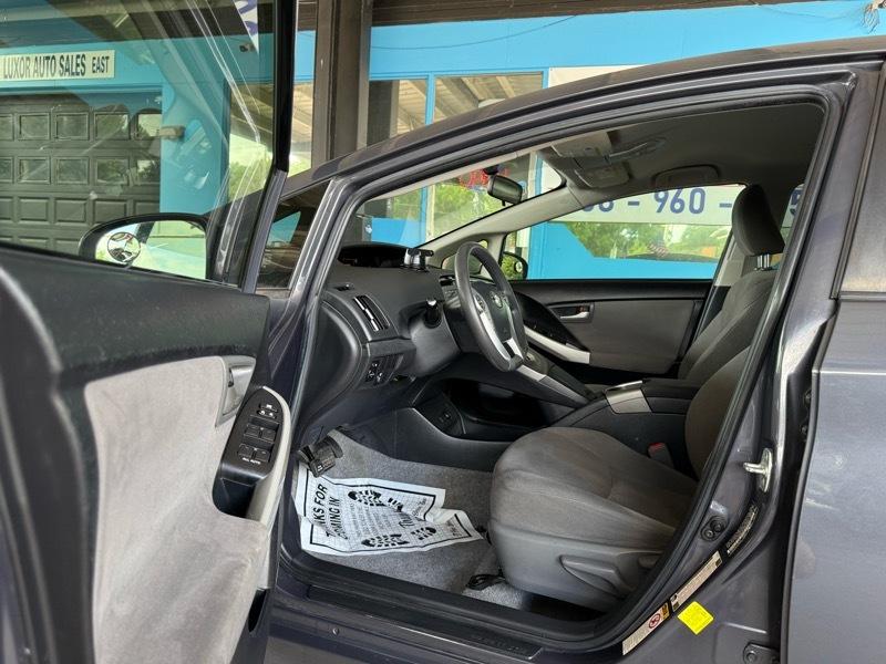 Toyota Prius Two 2015