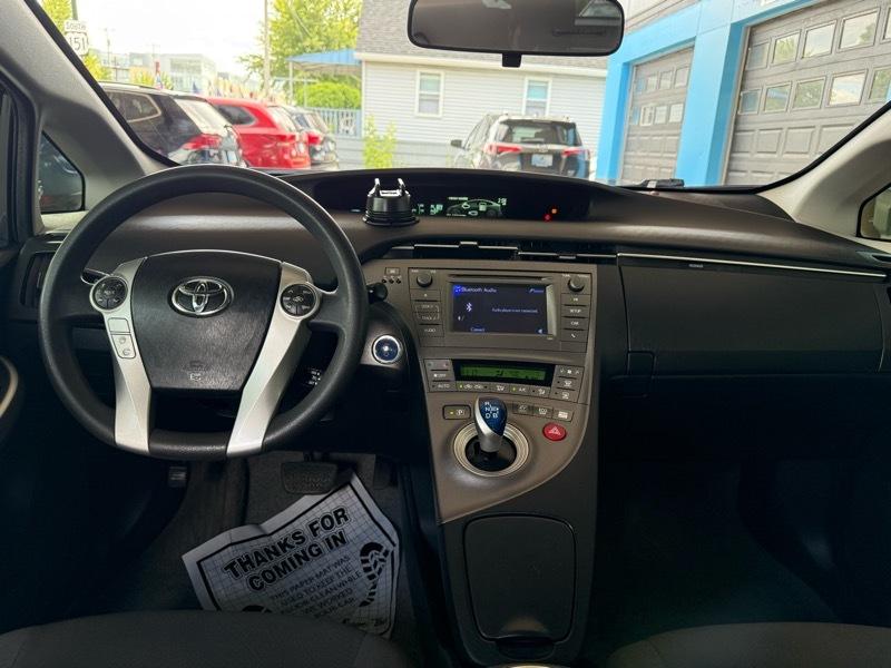 Toyota Prius Two 2015