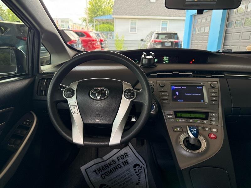Toyota Prius Two 2015