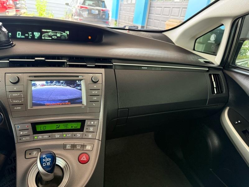 Toyota Prius Two 2015