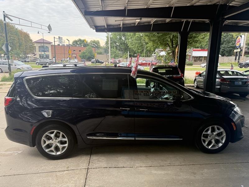 Chrysler Pacifica Touring L Plus 2017
