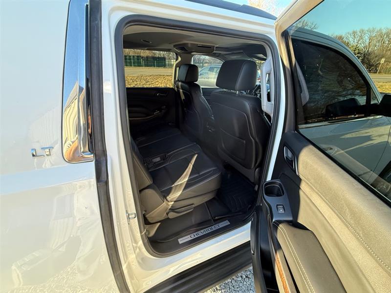 Chevrolet Suburban LT 4WD 2015