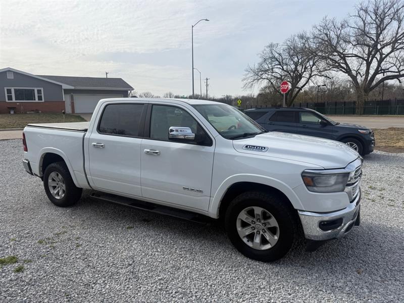 RAM 1500 Laramie Crew Cab SWB 4WD 2022