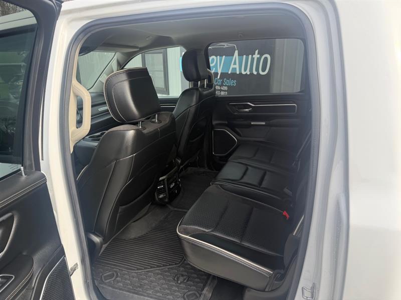 RAM 1500 Laramie Crew Cab SWB 4WD 2022