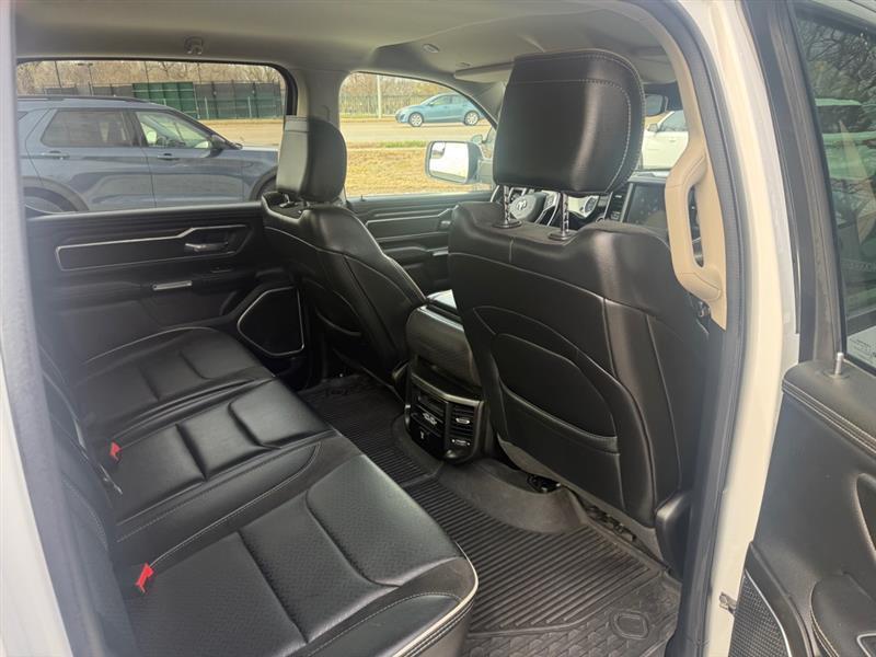 RAM 1500 Laramie Crew Cab SWB 4WD 2022