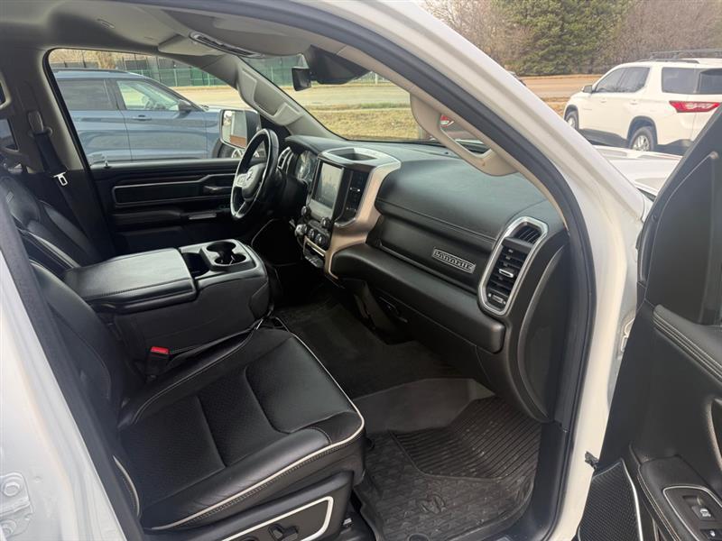 RAM 1500 Laramie Crew Cab SWB 4WD 2022