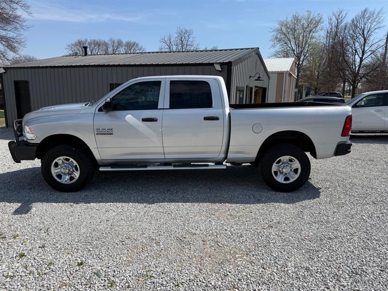 RAM 2500 Tradesman Crew Cab SWB 4WD 2017