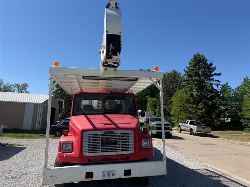 Freightliner FL80  2004