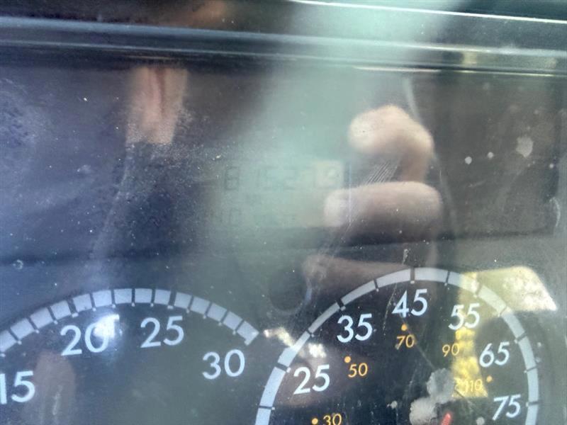 Freightliner FL80  2004