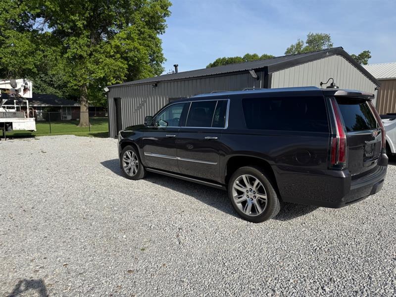 Cadillac Escalade ESV Premium 4WD 2016
