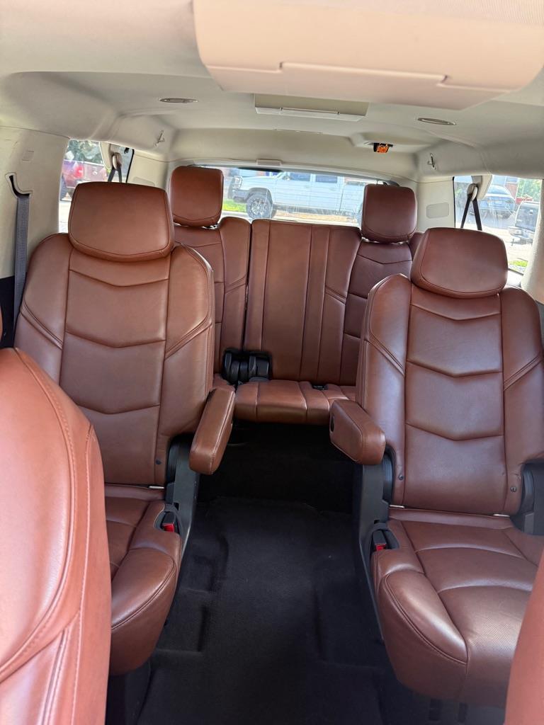 Cadillac Escalade ESV Premium 4WD 2016