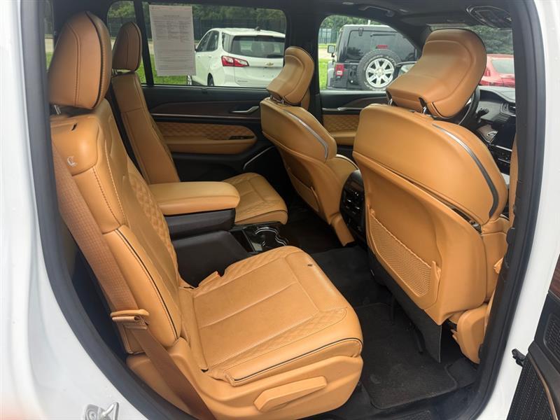 Jeep Grand Cherokee L Summit 4WD 2023