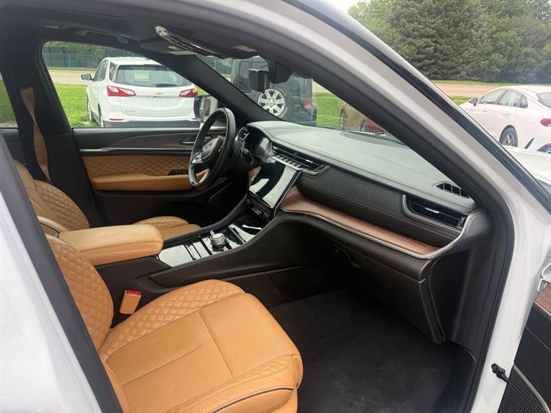 Jeep Grand Cherokee L Summit 4WD 2023
