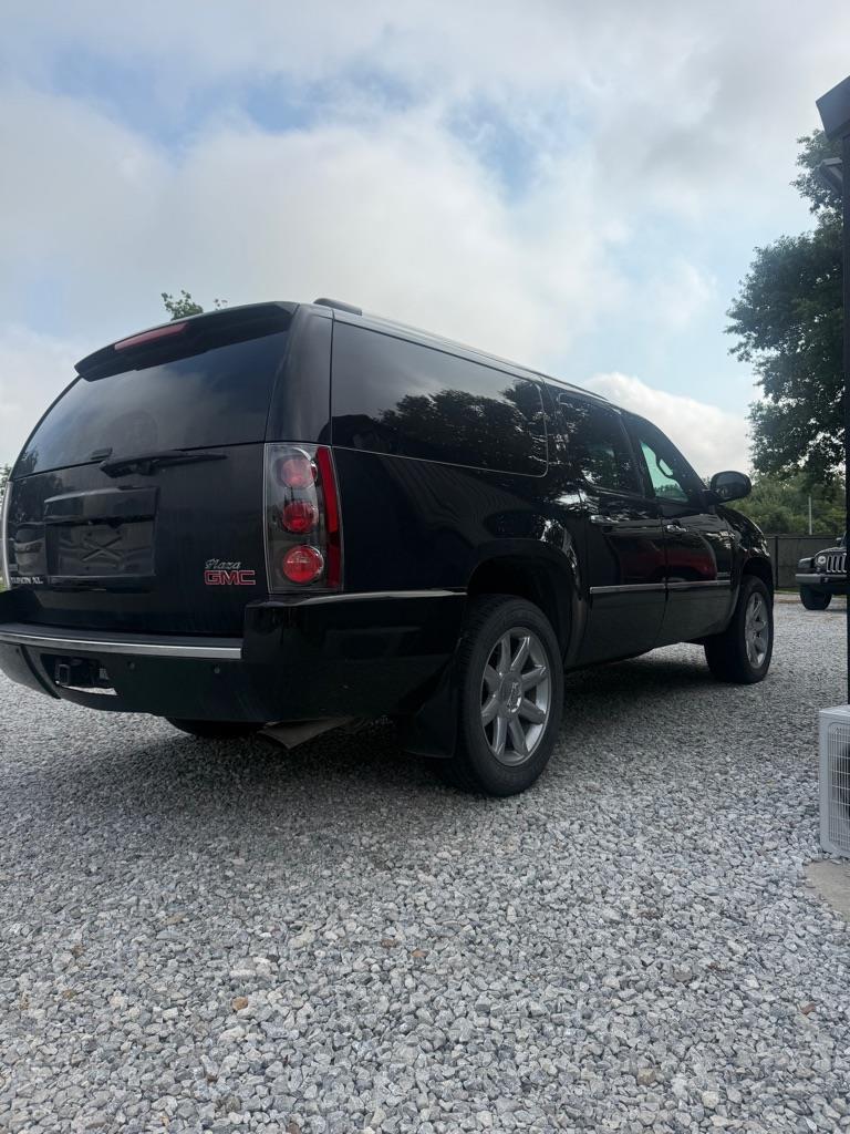 GMC Yukon Denali XL 4WD 2012