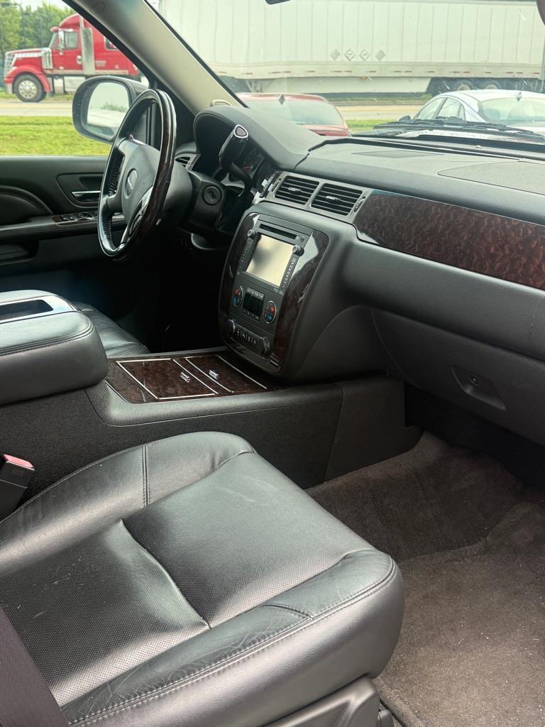 GMC Yukon Denali XL 4WD 2012
