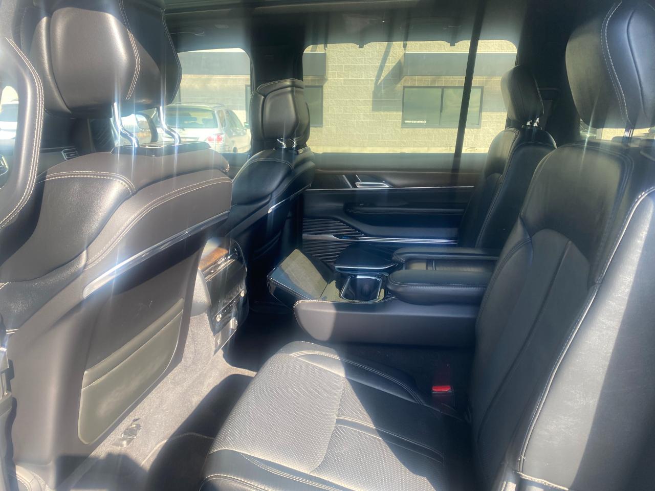 Jeep Grand Wagoneer Series I 4WD 2023