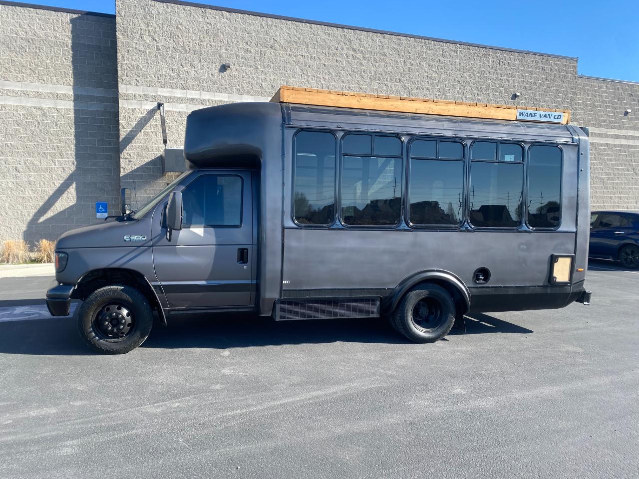 Ford Econoline E-350 Super Duty 2003