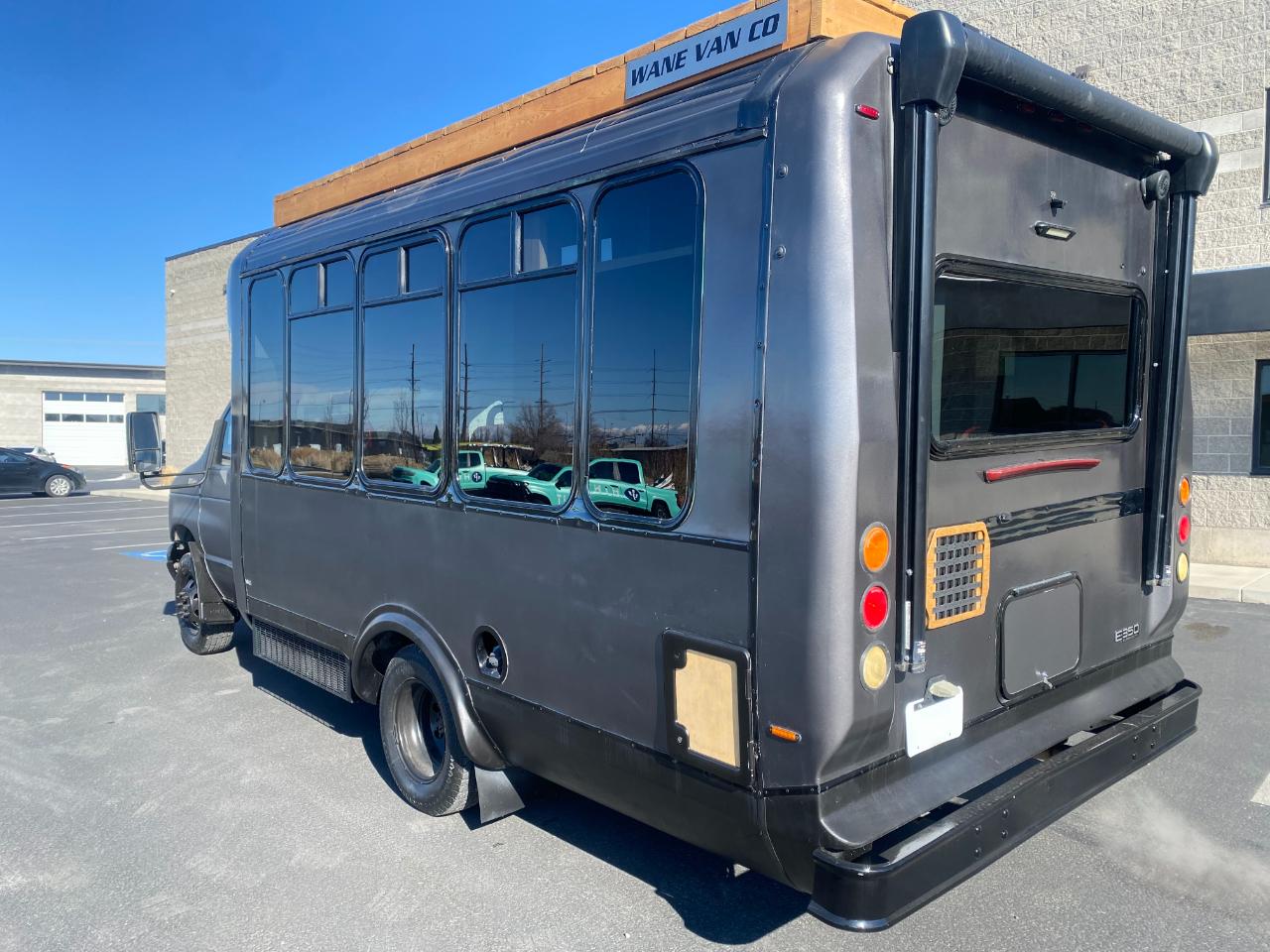 Ford Econoline E-350 Super Duty 2003