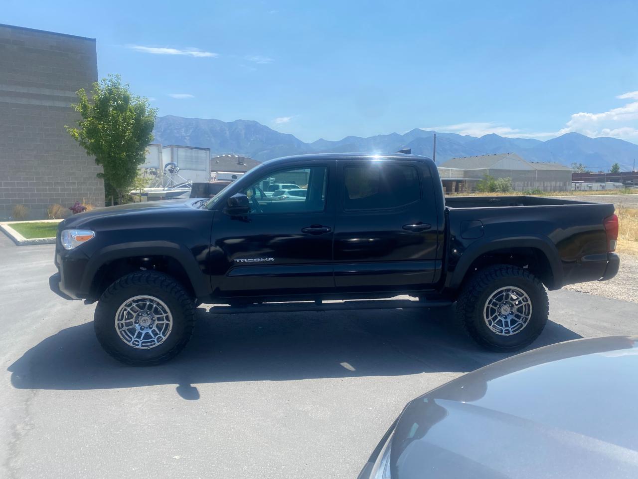 Toyota Tacoma SR5 Double Cab Long Bed V6 6AT 4WD 2023