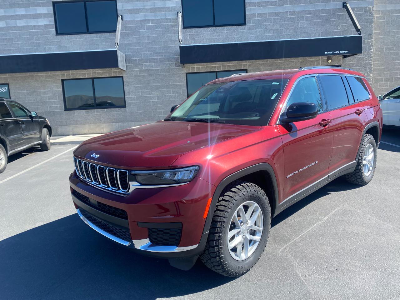 Jeep Grand Cherokee L Laredo 4WD 2023