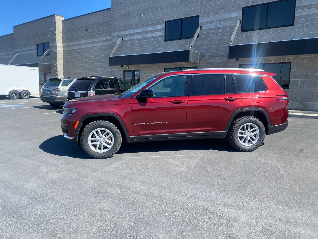 Jeep Grand Cherokee L Laredo 4WD 2023