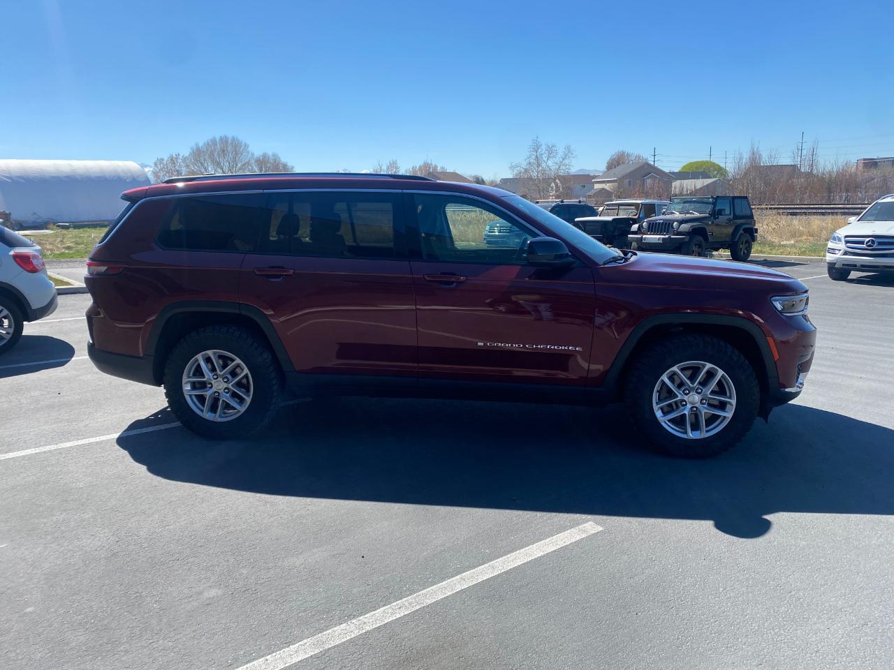 Jeep Grand Cherokee L Laredo 4WD 2023