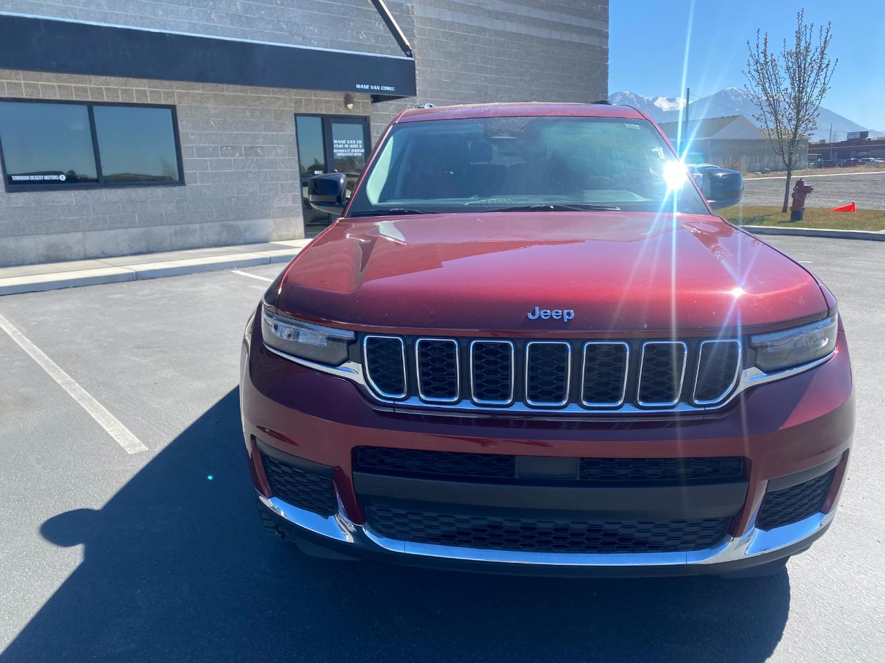 Jeep Grand Cherokee L Laredo 4WD 2023