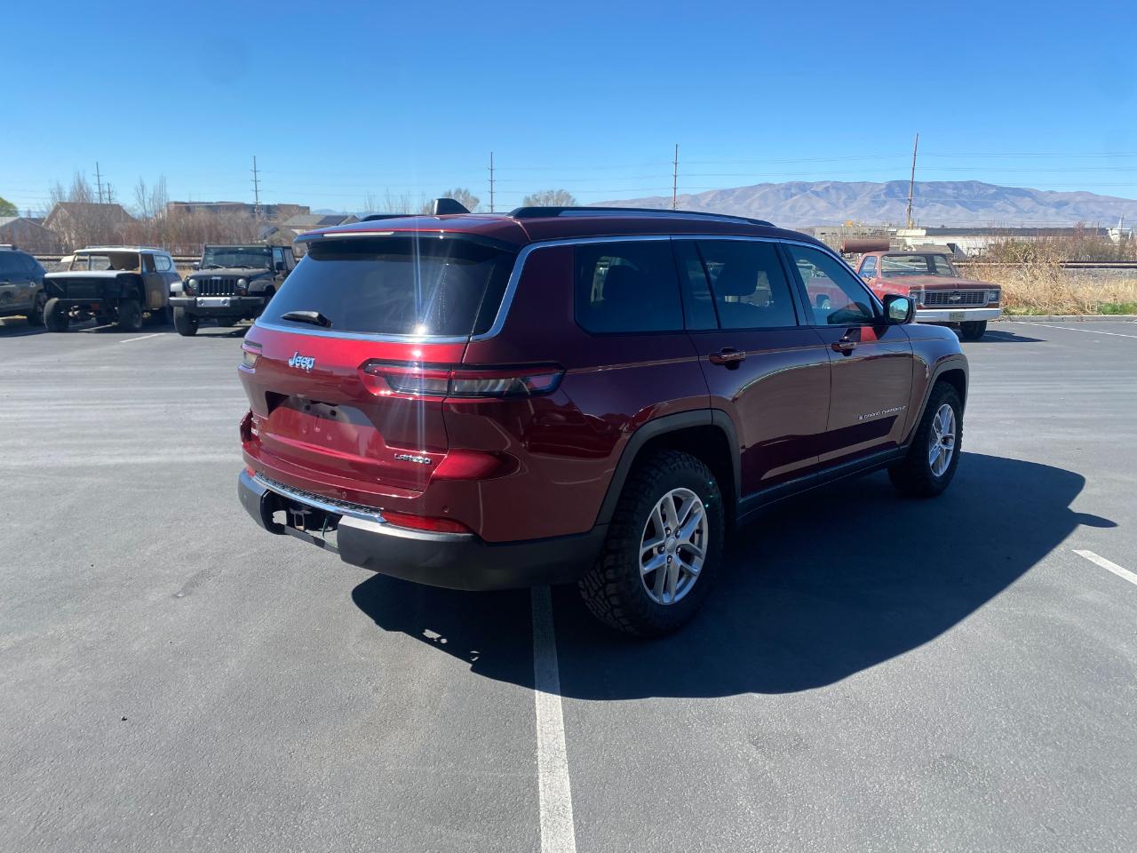Jeep Grand Cherokee L Laredo 4WD 2023