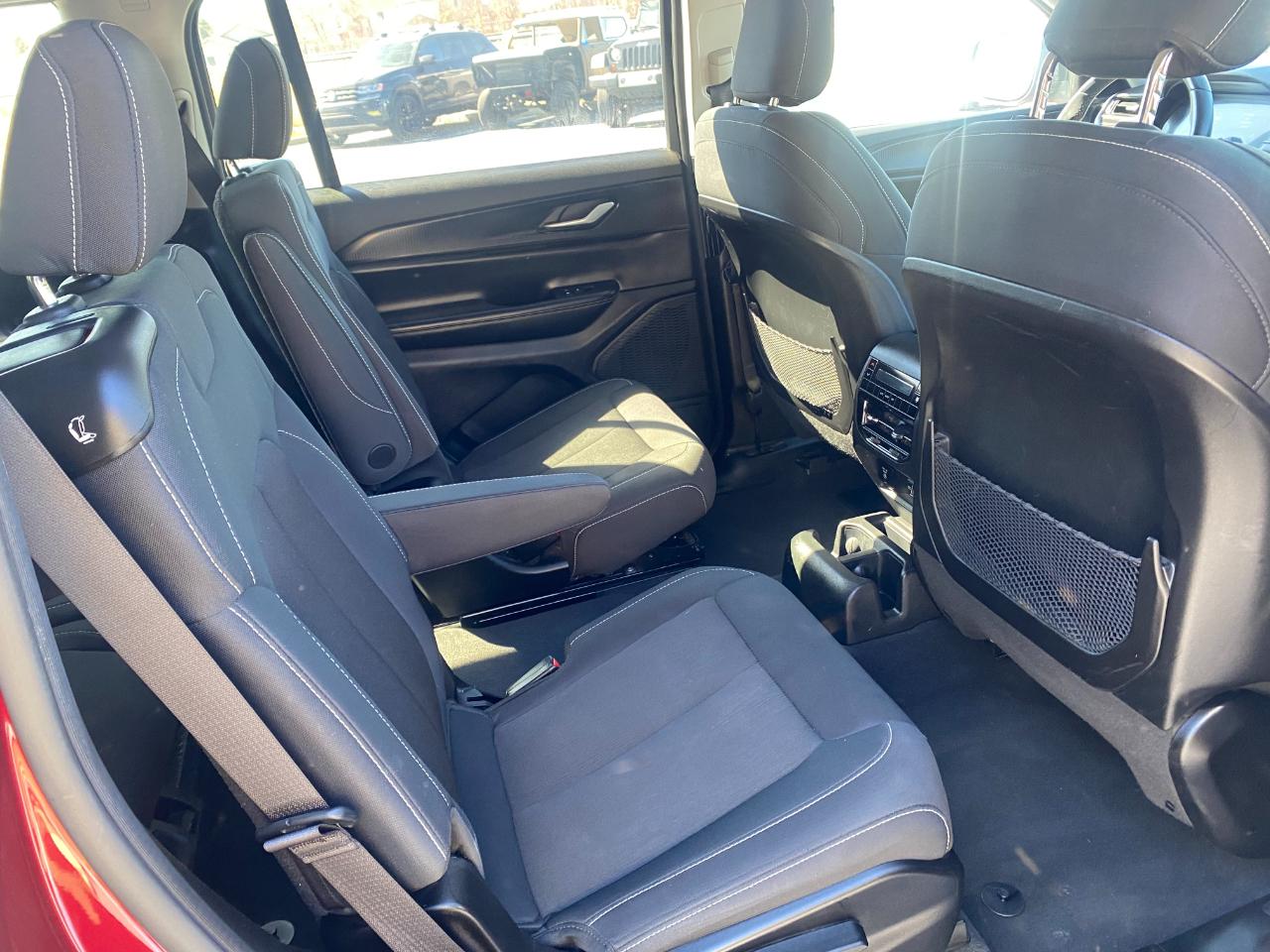 Jeep Grand Cherokee L Laredo 4WD 2023