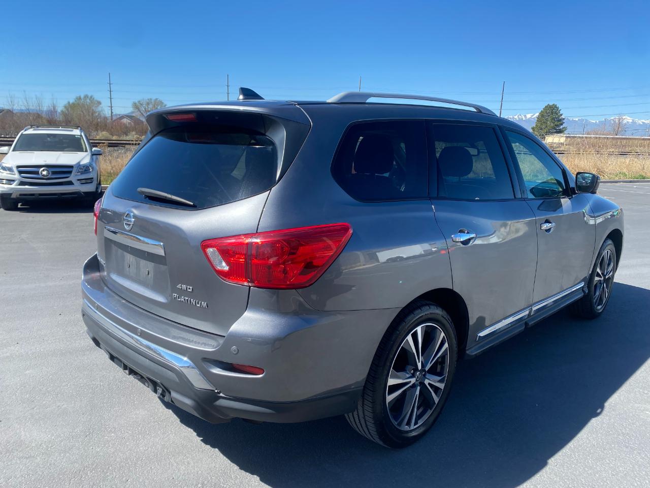 Nissan Pathfinder Platinum 4WD 2020