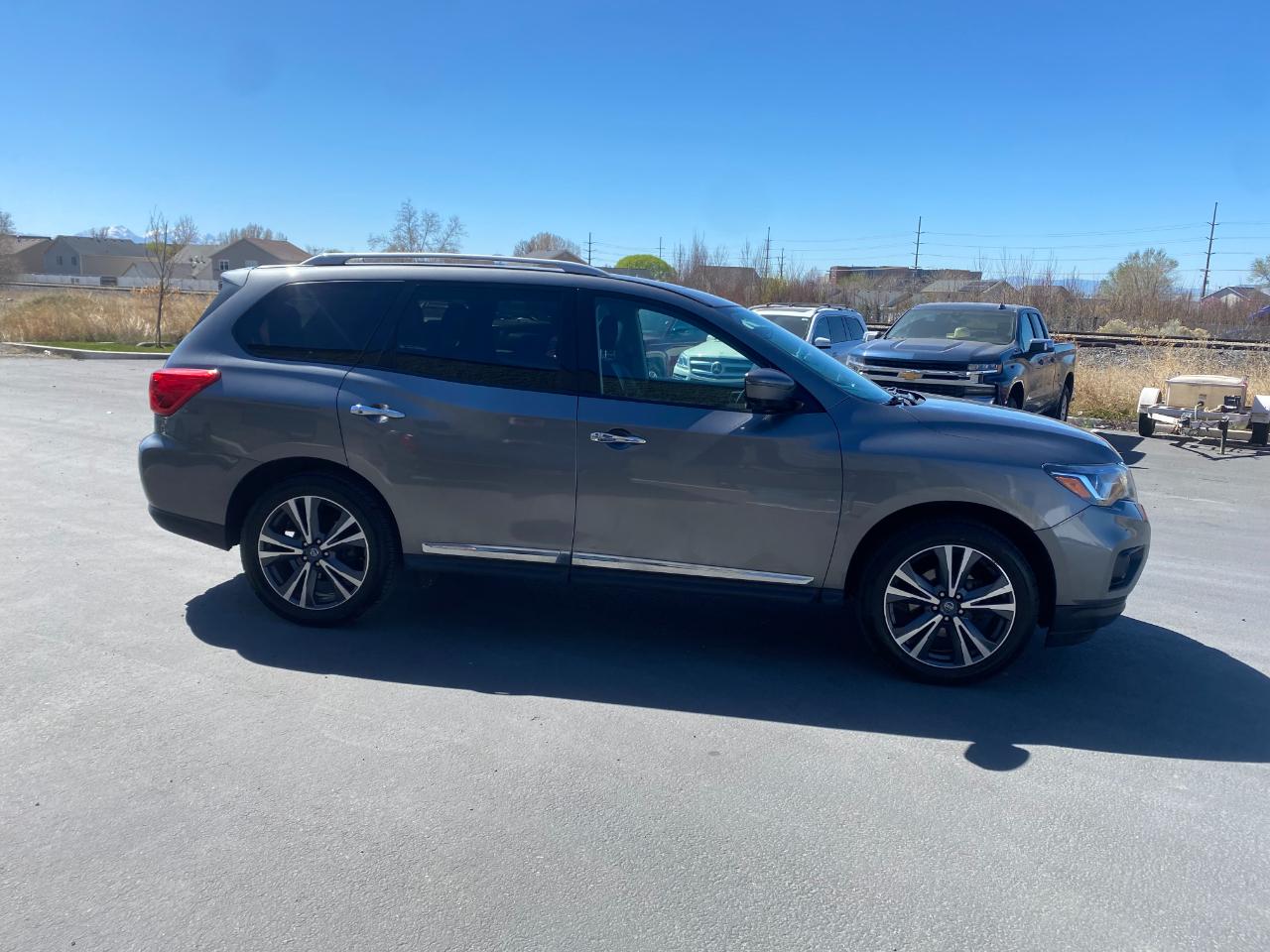 Nissan Pathfinder Platinum 4WD 2020