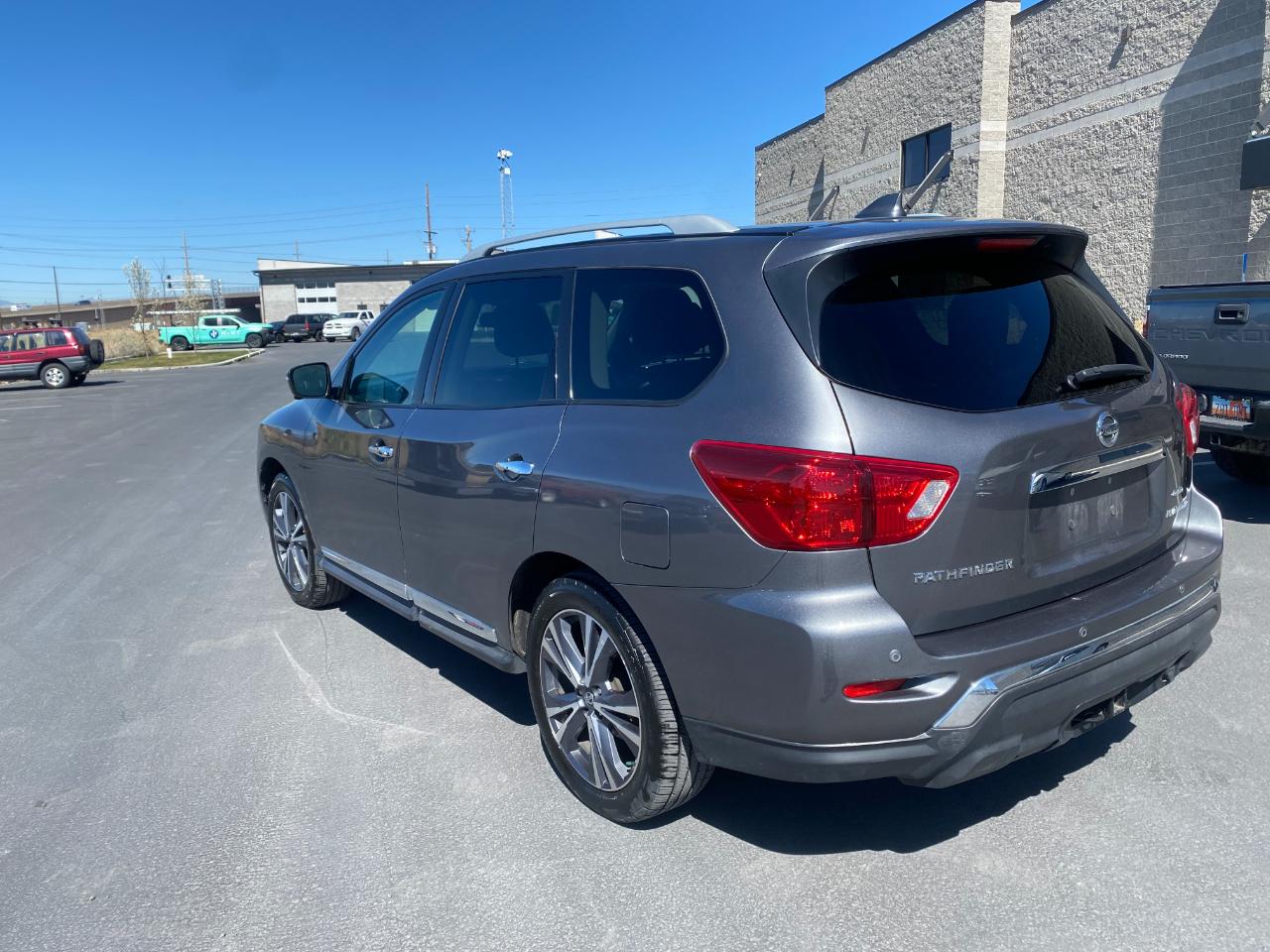 Nissan Pathfinder Platinum 4WD 2020