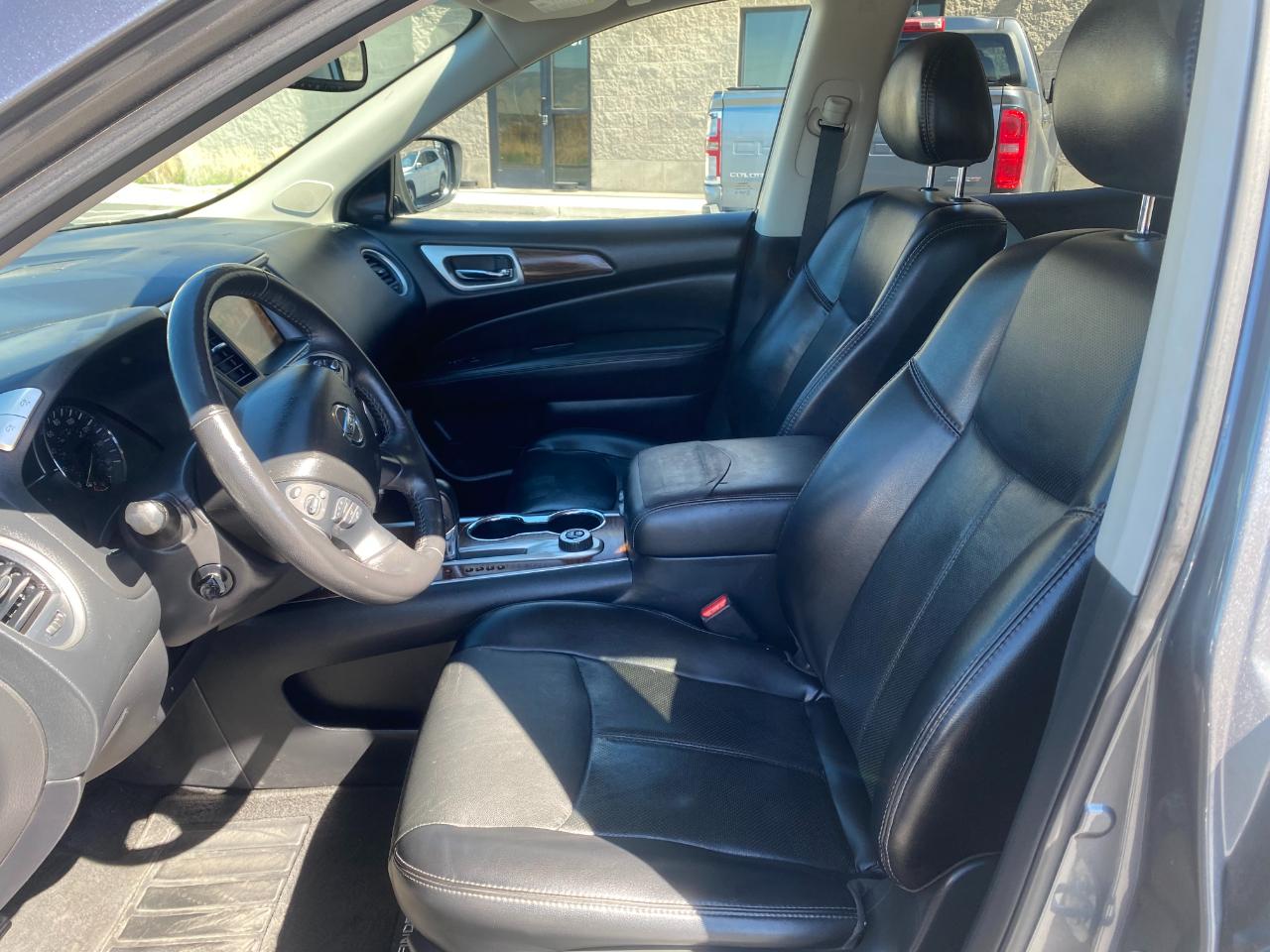 Nissan Pathfinder Platinum 4WD 2020